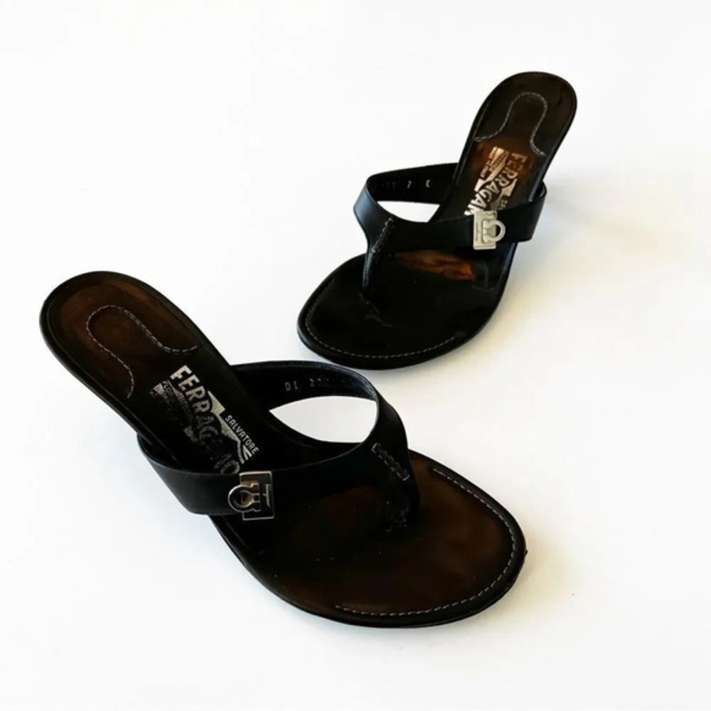 Salvatore Ferragamo Size 7C Black Leather Strappy Sandal Equestrian Hardware Y2K - Picture 5 of 14